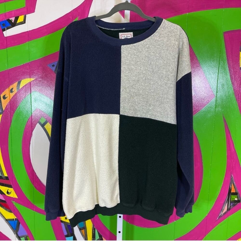 N.E. Wear, Vintage Pullover Sweatshirt. Size Large. In excellent condition!